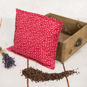 Nahřívací polštářek plněný pohankovými slupkami a bylinkami - červený